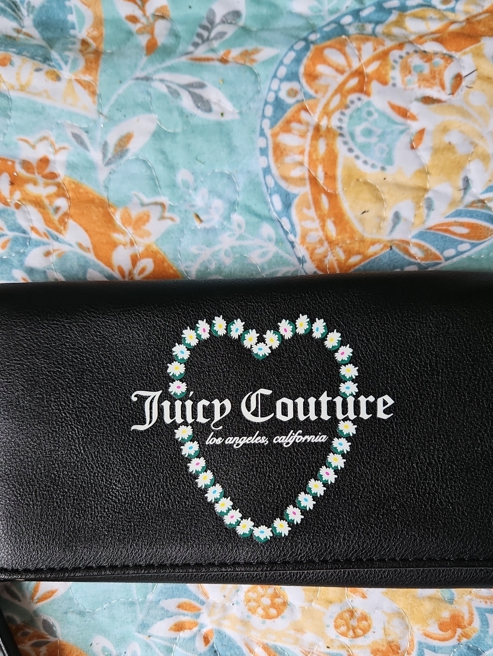 NWOT! Juicy Couture Y2K Brand Black Wristlet Wallet with Daisy Heart - Picture 2 of 4